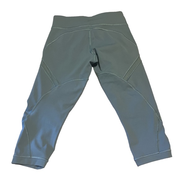 Lululemon cropped size 4 - Picture 1 of 5